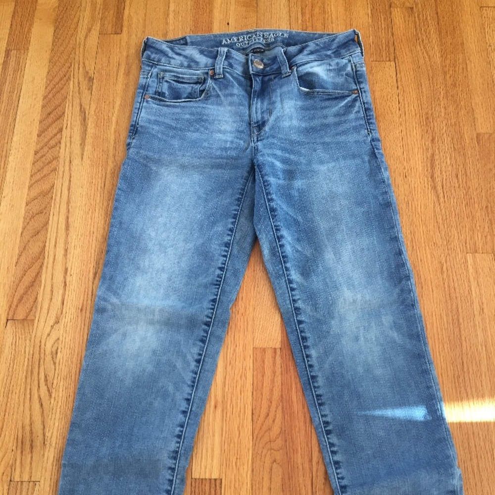 size 2 American eagle skinny jeans